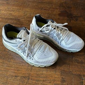 White Nike AirMax Size 8.5